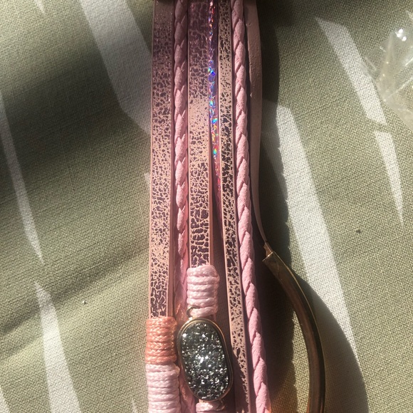 Pretty in Pink - Picture 4 of 4